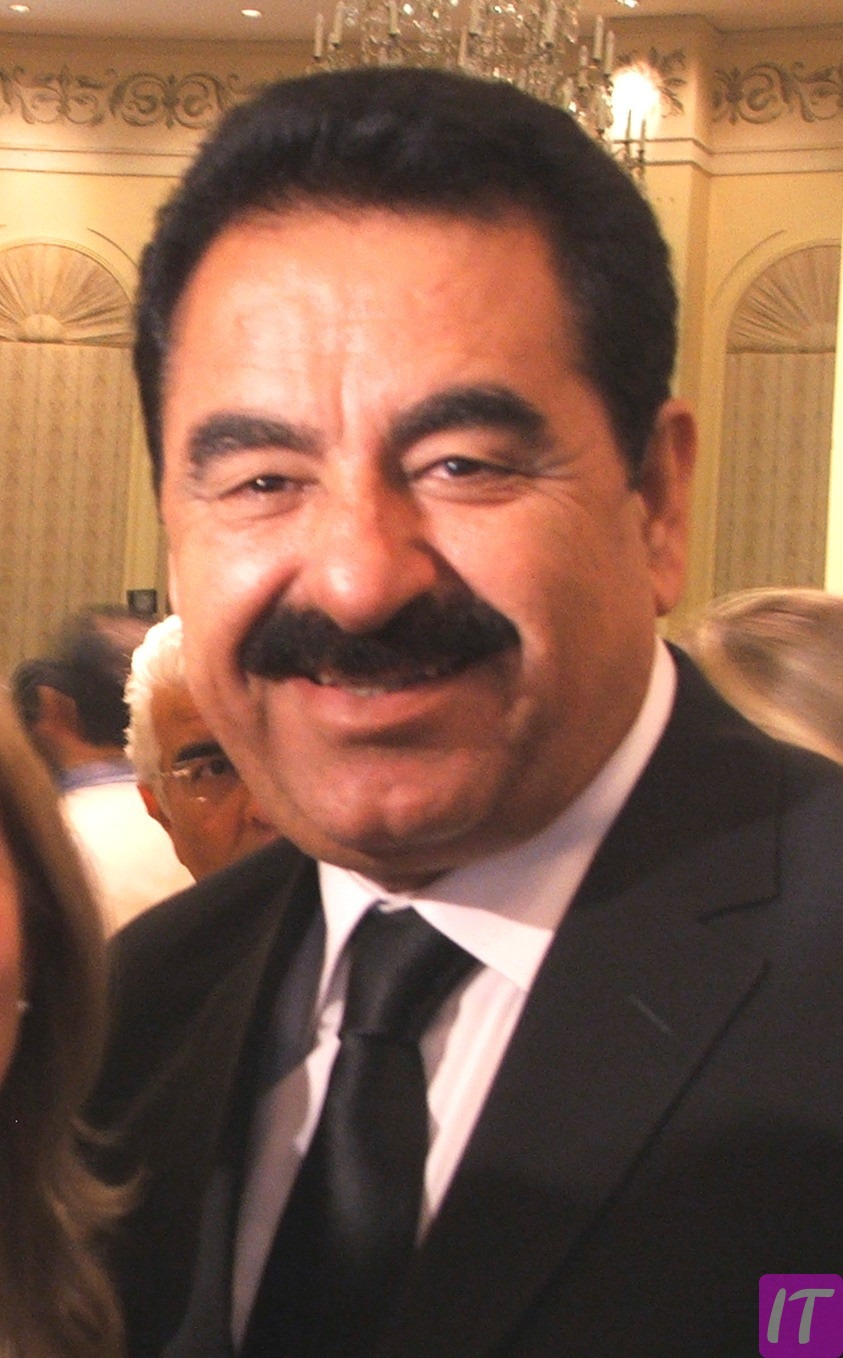 İbrahim Tatlıses ,Türk Müzisyen,Kilo, Yaş, Karısı, Biyografi, Aile Ve Gerçekler(TURKISH)